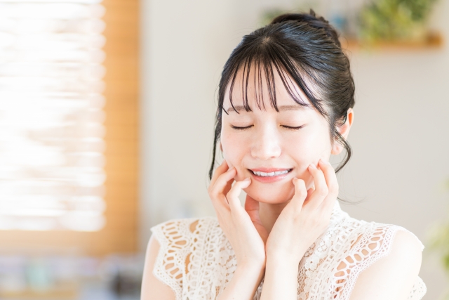 スキンケア　女性　顔