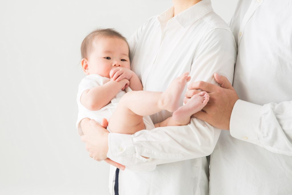 夫婦　親子　赤ちゃん　乳児　家族